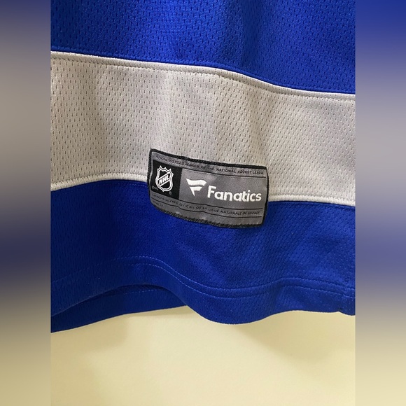 Toronto Maple Leaf’s Reverse Retro Jersey - Picture 4 of 8